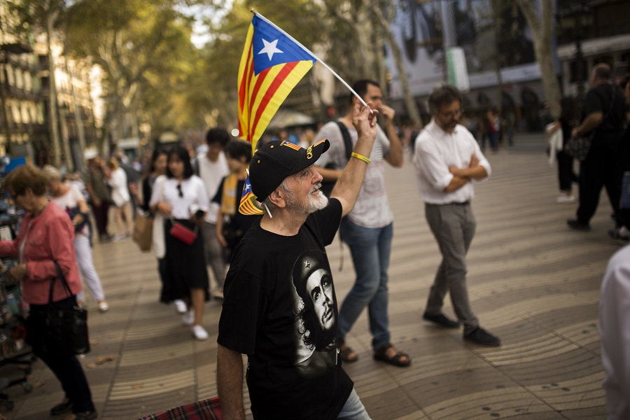 Τραβάει κι άλλο το σχοινί η Μαδρίτη: Ανέστειλε τη συνεδρίαση του καταλανικού κοινοβουλίου