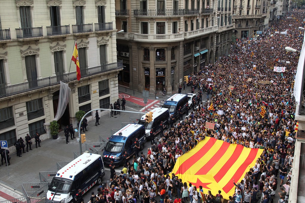 Βαρκελόνη: Διαδηλωτές ζήτησαν να παραμείνουν στην Ισπανία