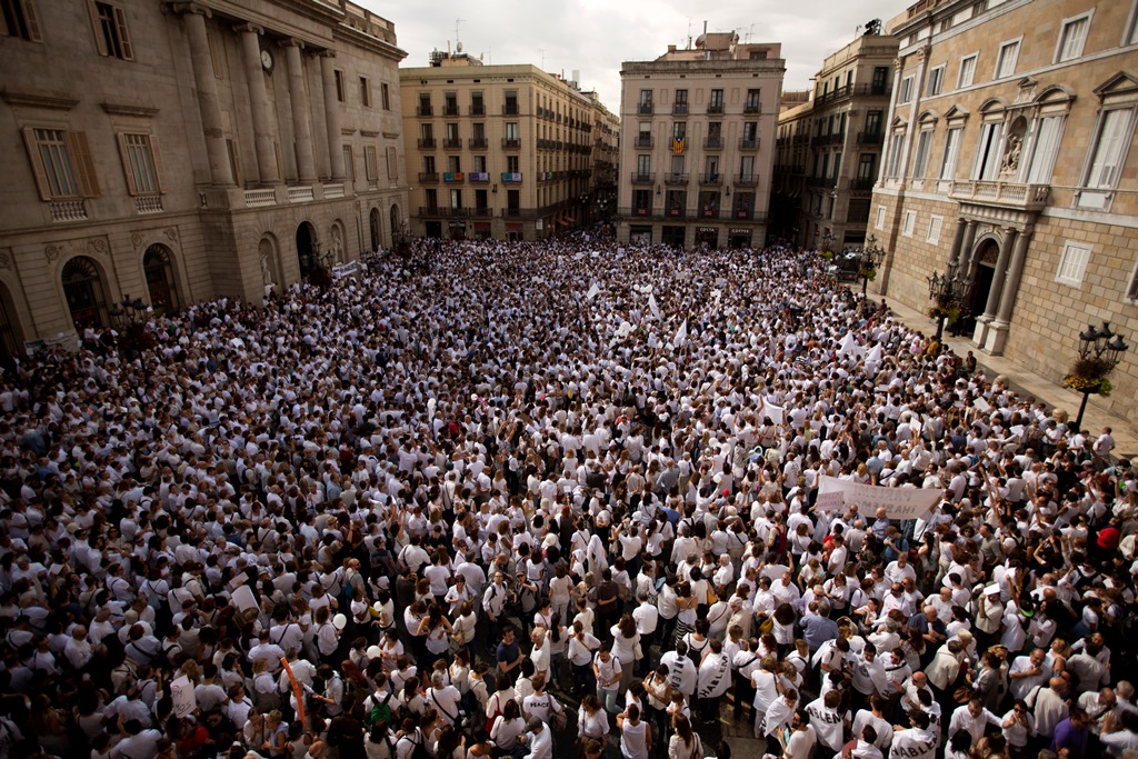 Ισπανία: Μεγάλες διαδηλώσεις σε Βαρκελώνη και Μαδρίτη για την ειρήνη