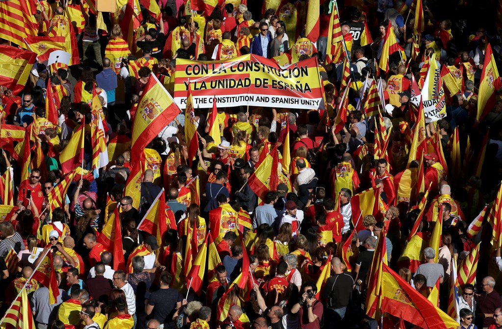 Καταλονία: Μεγάλη διαδήλωση κατά της αυτονομίας (video)