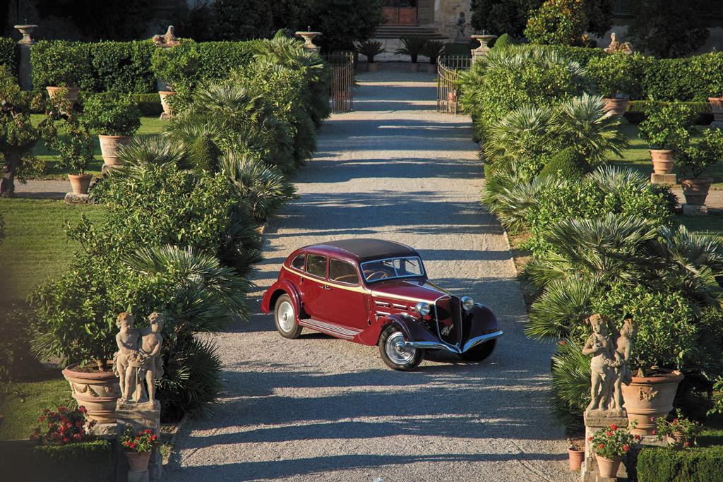 Πωλήθηκε σε δημοπρασία μία από τις τρεις Alfa Romeo 6C 2300 Aerodynamic Saloon του 1935