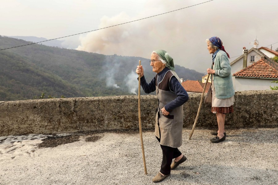 32 νεκροί από τις πυρκαγιές στην Πορτογαλία