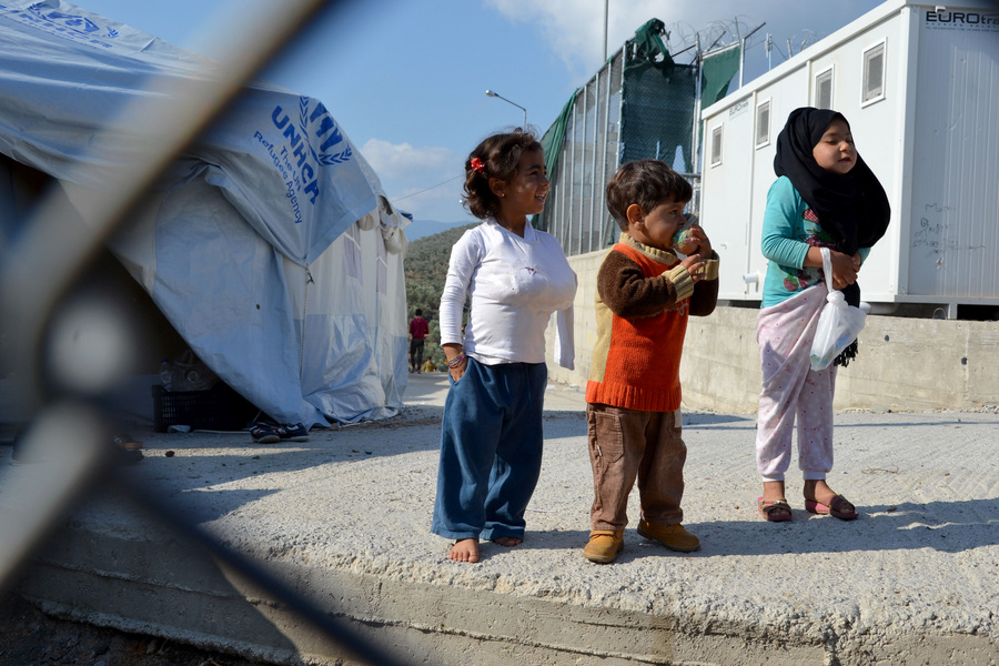 Επιχείρηση αποσυμπίεσης της Μόριας – 5,5 χιλιάδες πρόσφυγες ζουν σε εγκαταστάσεις 2,5 χιλιάδων