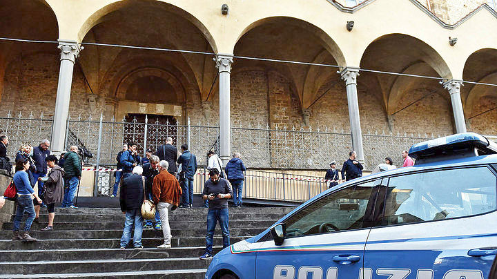 Νεκρός Ισπανός τουρίστας στη Φλωρεντία – Αποκολλήθηκε κίονας από εκκλησία