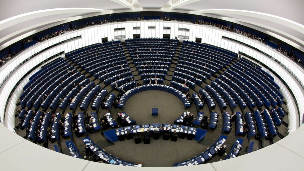 Ευρωκοινοβούλιο: Εξεταστική επιτροπή για τα Paradise Papers ζητούν Κούλογλου και Χατζηγεωργίου