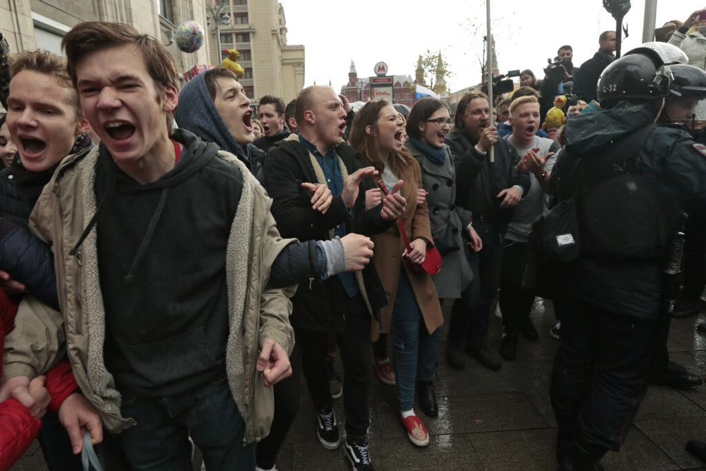 «Φυσιολογικό φαινόμενο» οι διαδηλώσεις διαμαρτυρίας, λέει το Κρεμλίνο