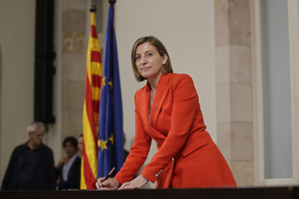 Ελεύθερη με εγγύηση η πρόεδρος του καταλανικού κοινοβουλίου