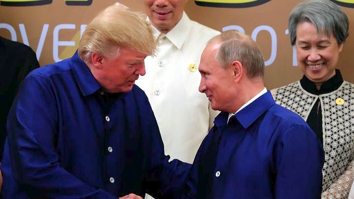 Η συνάντηση Τραμπ – Πούτιν (μέχρι στιγμής) ήταν μια χειραψία