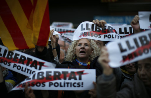 Βαρκελώνη: Τεράστια διαδήλωση υπέρ της απελευθέρωσης των αυτονομιστών ηγετών