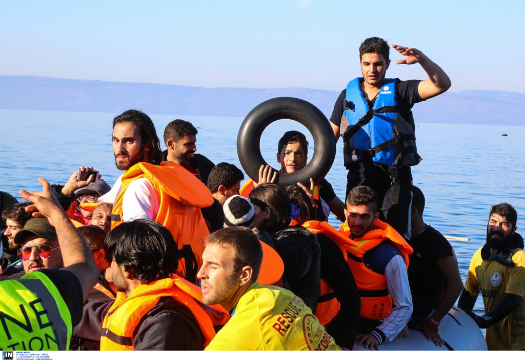 Ιταλία: 1.100 μετανάστες διασώθηκαν στη θάλασσα – Μια γυναίκα γέννησε στην θάλασσα