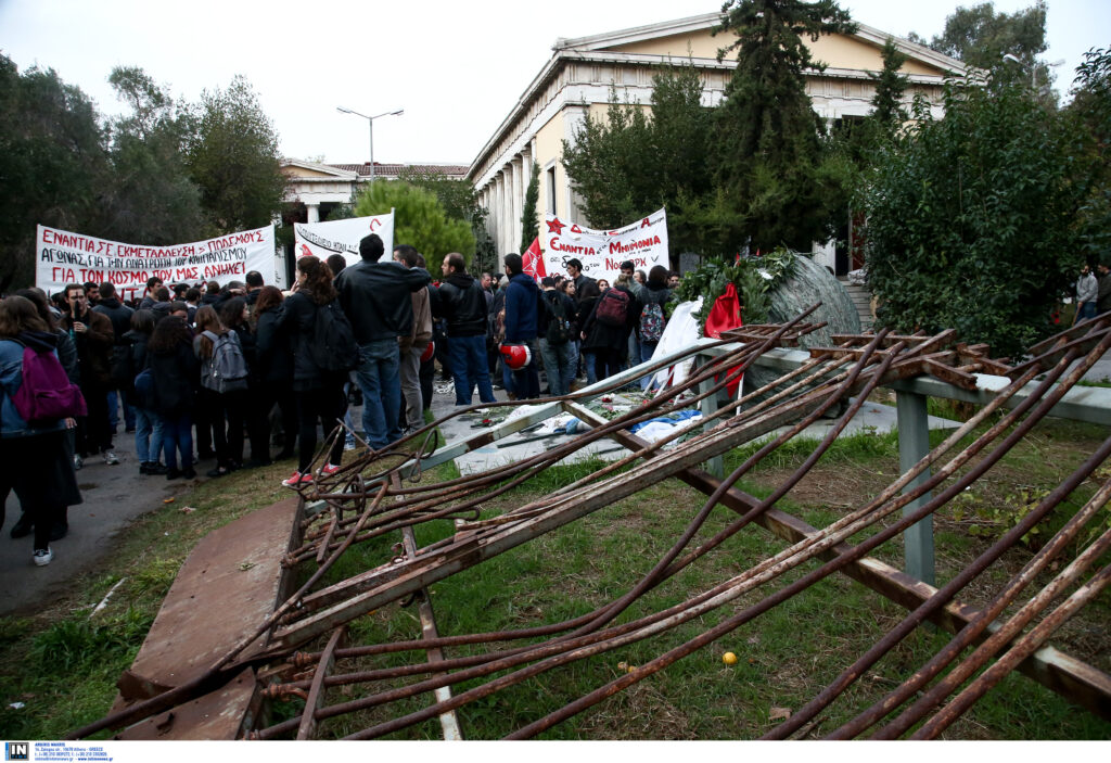 Πολυτεχνείο: Κορυφώνονται οι εορτασμοί – Στις 15:00 η πορεία