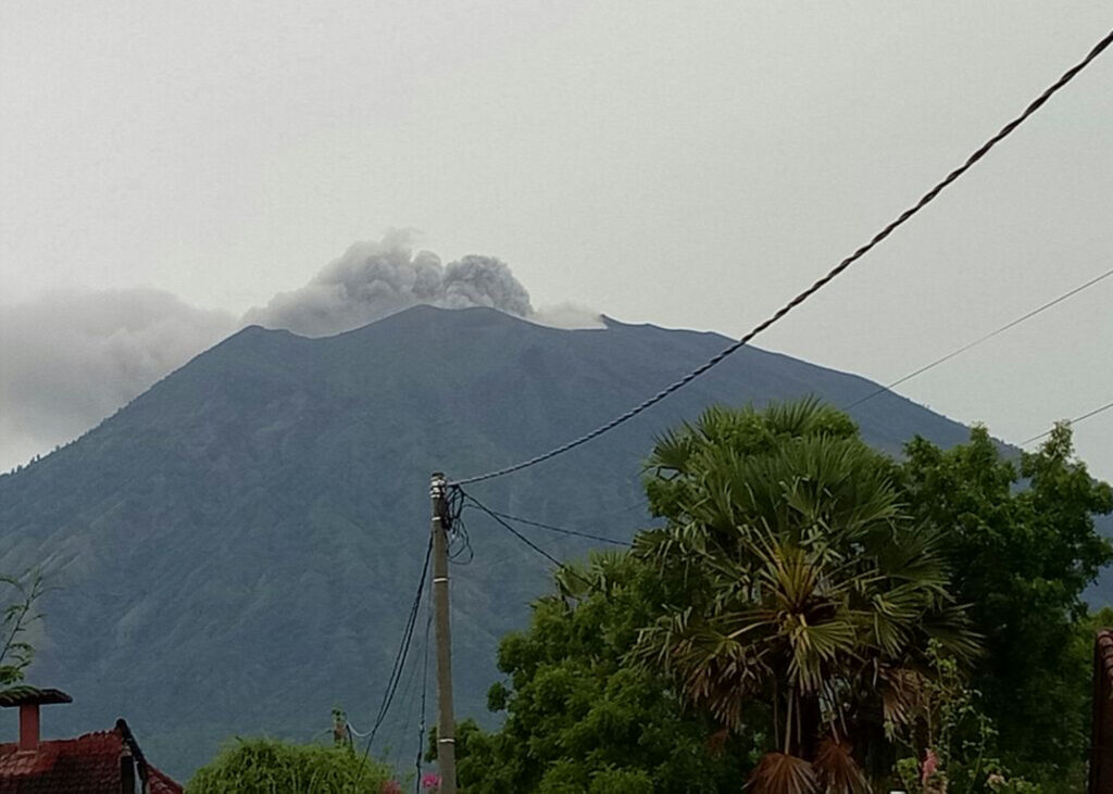 Εξερράγη το ηφαίστειο Αγκούνγκ στην Ινδονησία  (Video)