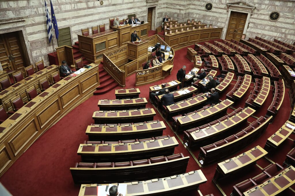 Βουλή: Αντεγκλήσεις με το… καλημέρα στη συζήτηση για το πολυνομοσχέδιο