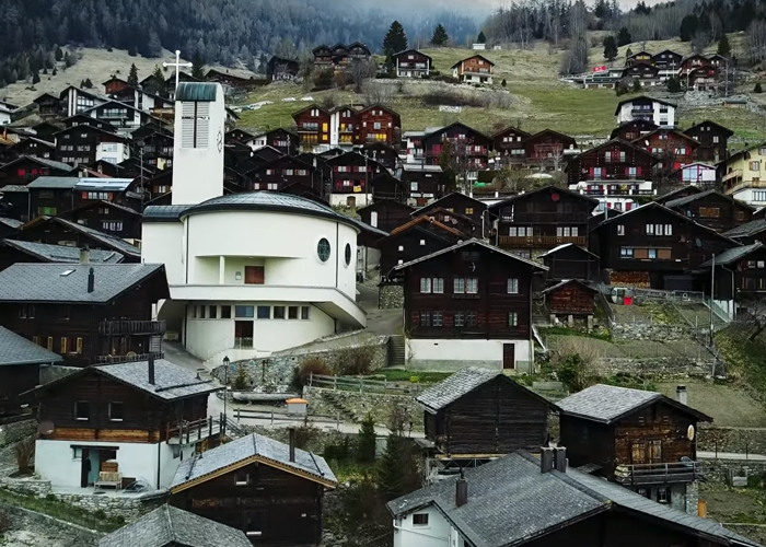 Ελβετικό χωριό προσφέρει 70.000$ σε οικογένειες που θέλουν να εγκατασταθούν (Photos + Video)