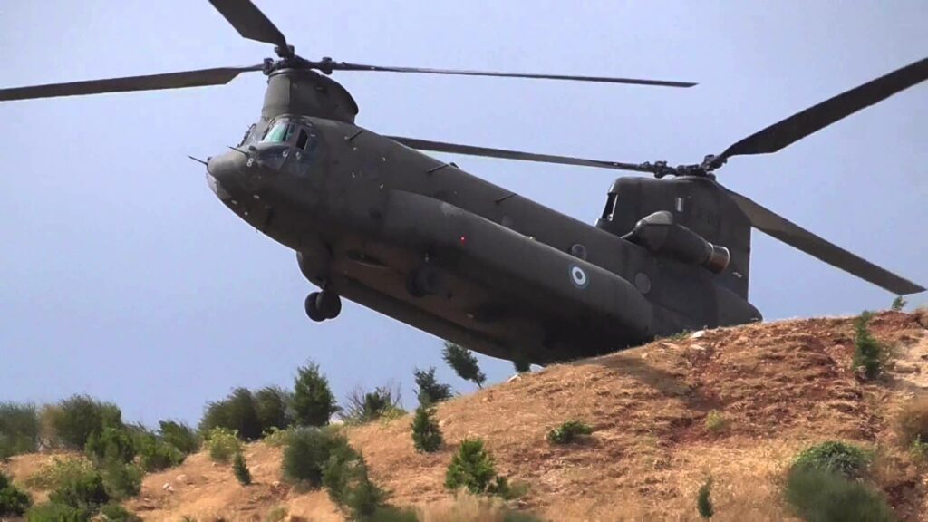 Τρία νέα ελικόπτερα Chinook στη δύναμη της Αεροπορίας Στρατού