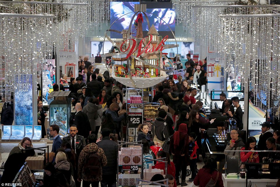 Black Friday – Παγκόσμιος πανζουρλισμός – 20 δις σε ψώνια μόνο στις ΗΠΑ (Video & Photos)