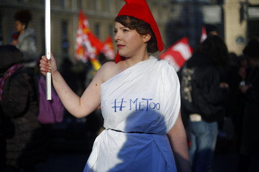 Μεγάλη διαδήλωση κατά της βίας σε βάρος γυναικών στο Παρίσι (Photos)