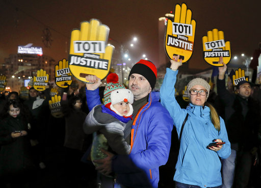 Δεκάδες χιλιάδες Ρουμάνοι σε αντικυβερνητική διαδήλωση