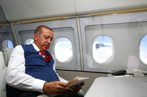 «Η Ελλάδα γέφυρα του Ερντογάν προς την Ευρώπη»: Ο γερμανικός Τύπος για την επίσκεψη του Τούρκου προέδρου