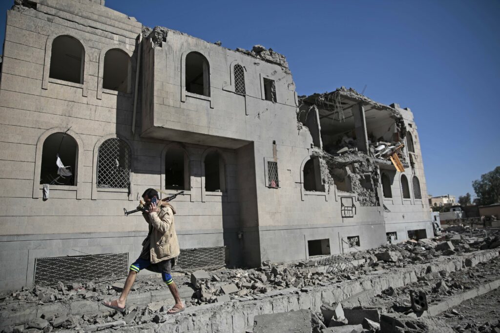 Η Σαουδική Αραβία ισοπεδώνει την Υεμένη – Σφοδροί βομβαρδισμοί με νεκρούς και τραυματίες