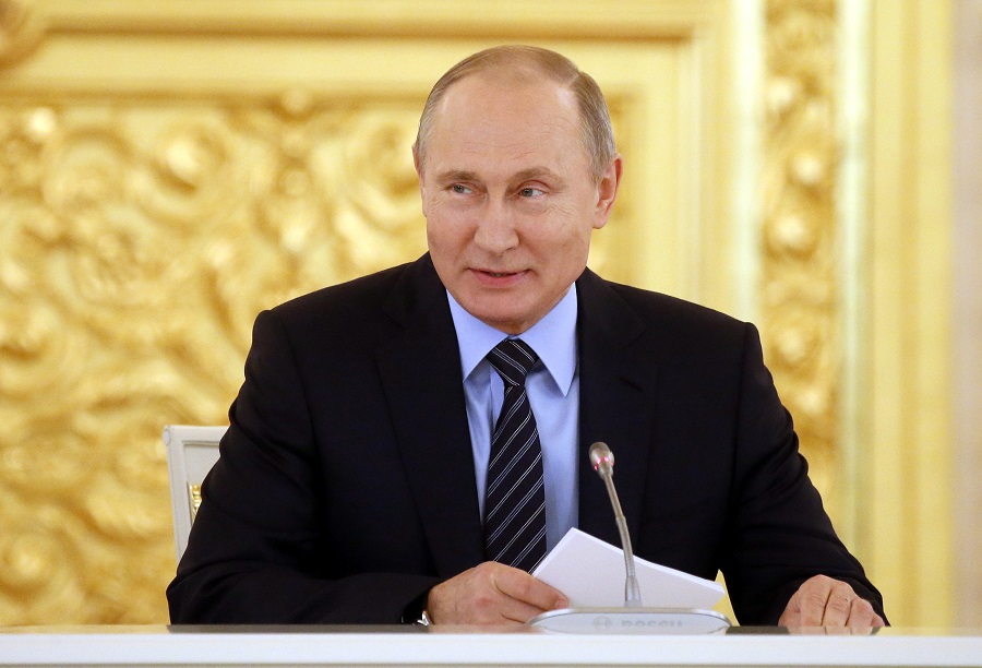 Πούτιν: Η ύφεση στη Ρωσία τερματίστηκε