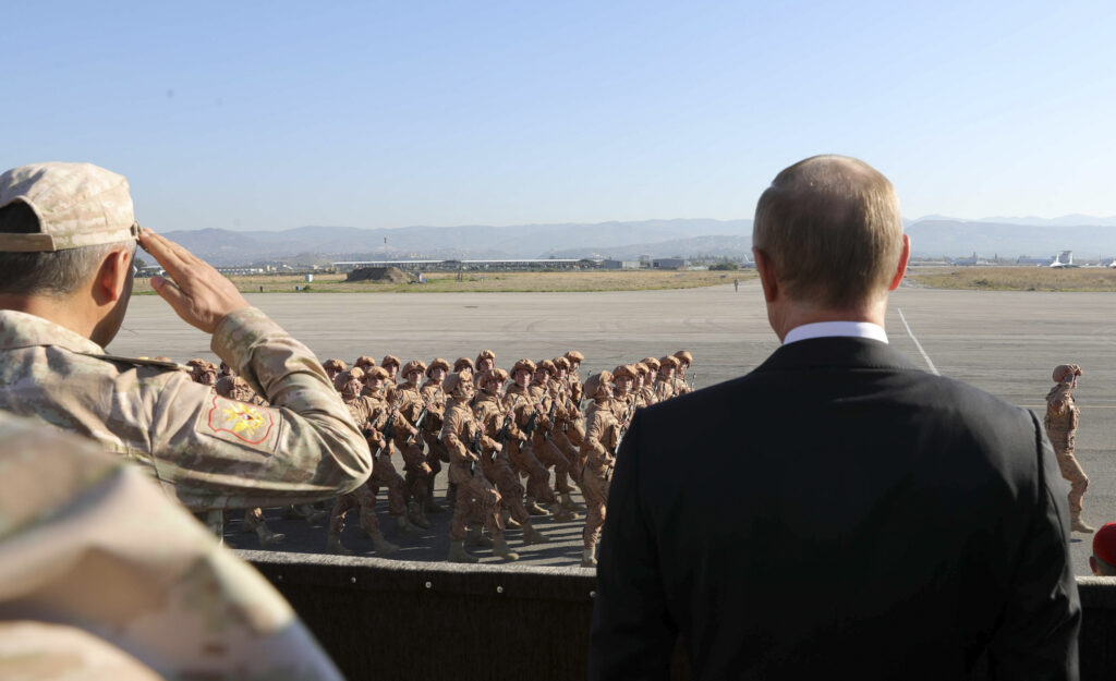 Ολοκληρώθηκε η μερική αποχώρηση των ρωσικών στρατευμάτων από τη Συρία