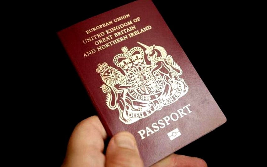 Τα βρετανικά διαβατήρια αλλάζουν χρώμα λόγω Brexit…
