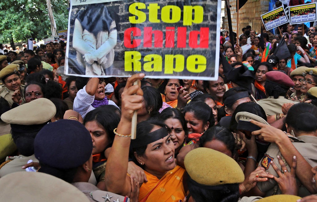 Φρίκη στην Ινδία: Αγόρια του Δημοτικού βίασαν 8χρονη συμμαθήτρια τους