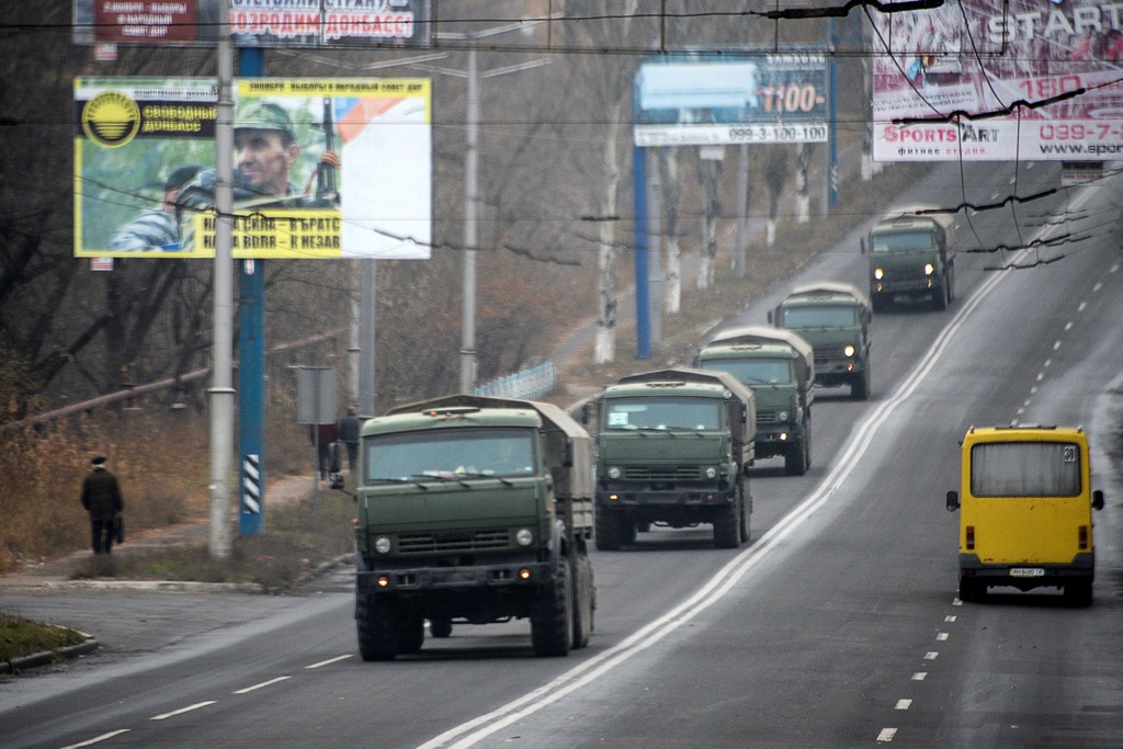 Μέρκελ και Μακρόν καλούν τη Ρωσία να επιστρέψει στην εποπτεία της εκεχερείας στην Ουκρανία