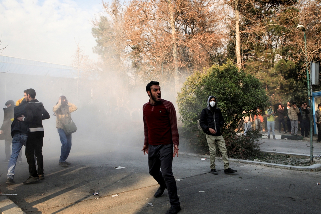 Ιράν: Διαδηλωτές συγκεντρώνονται στο πανεπιστήμιο της Τεχεράνης