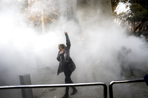 Ιράν: 13 οι νεκροί από τις διαδηλώσεις  – Παρέμβαση της ΕΕ για την ελευθερία των διαδηλώσεων (Video)