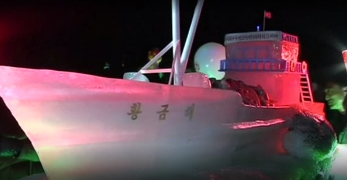 Στη Βόρεια Κορέα έφτιαξαν αντίγραφο του υπερ-πυραύλου του Κιμ από… πάγο! (Video)