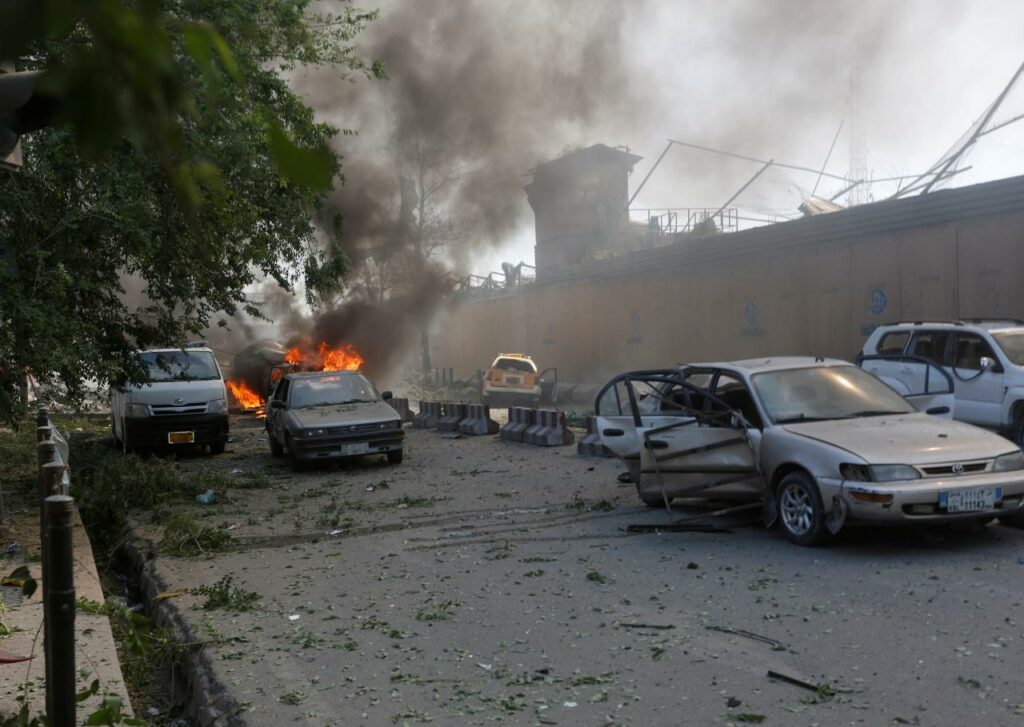 Νεκροί και τραυματίες από επίθεση βομβιστή αυτοκτονίας του ISIS στην Καμπούλ