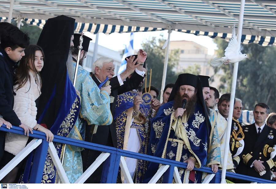 Παυλόπουλος: Τα Θεοφάνεια πρέπει να μας εμπνέουν να χαράξουμε το μέλλον μας