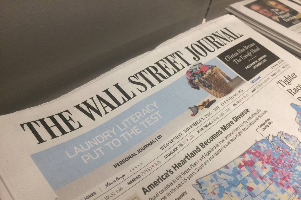 Wall Street Journal: «Για την Ελλάδα υπάρχει, τελικά, φως στο τούνελ»