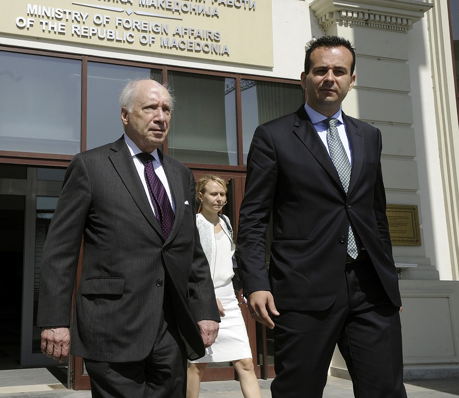 Δυσαρέσκεια των Σκοπίων για την πρόταση Νίμιτς: «Απέχει πολύ από μία αξιοπρεπή λύση»
