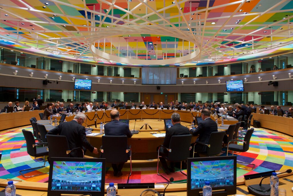 Eurogroup: Οι κρίσιμες επαφές για το χρέος – Δείτε τη συμφωνία για την 4η αξιολόγηση (Pdf)