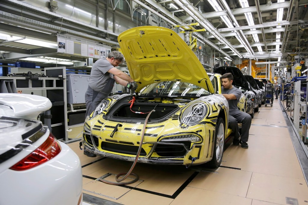 Porsche: Ρεκόρ παραδόσεων και πωλήσεων