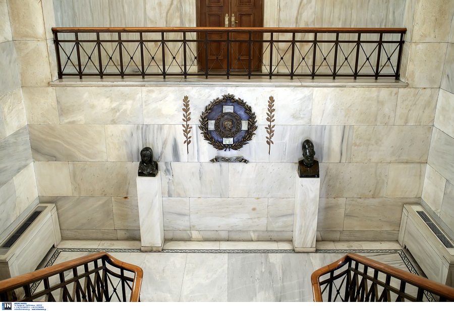 Ο Καμίνης μετρά παραιτήσεις