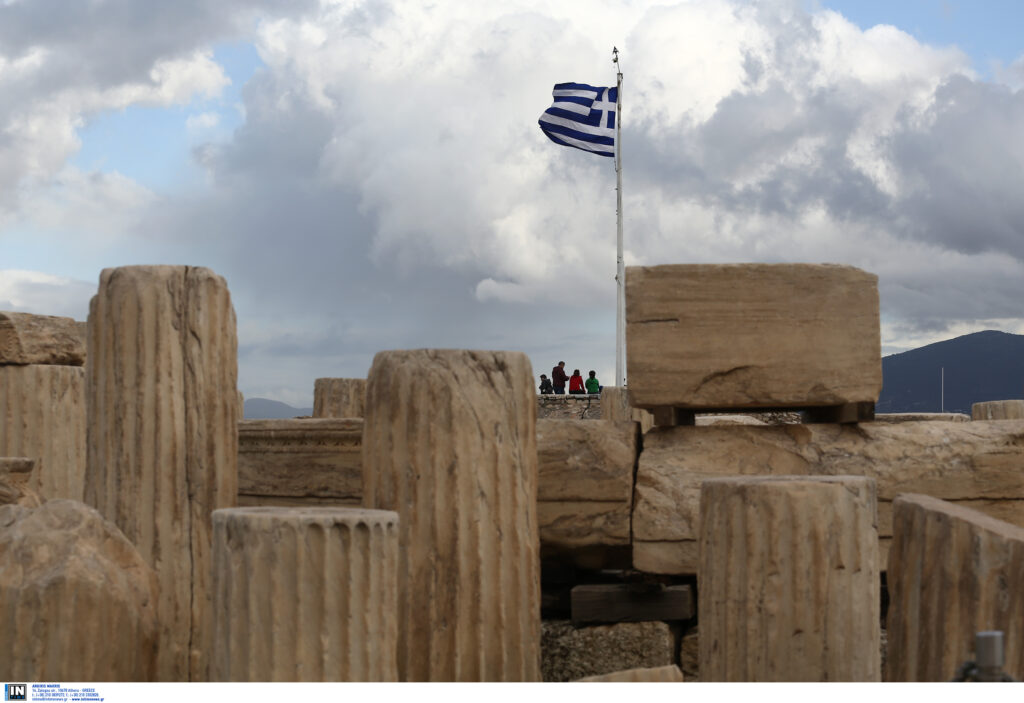 Bloomberg: Η Ελλάδα αναπτύσσεται πιο γρήγορα από τη Βρετανία