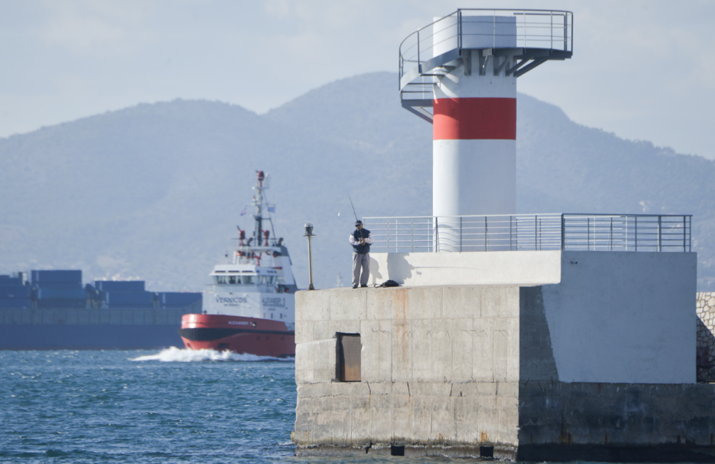 Αποβιβάστηκαν στο λιμάνι του Πειραιά οι 17 Τούρκοι που ζήτησαν πολιτικό άσυλο