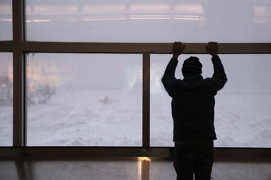 Σφοδρή χιονοθύελλα «σαρώνει» τις ανατολικές ΗΠΑ – Έκλεισε το αεροδρόμιο JFK