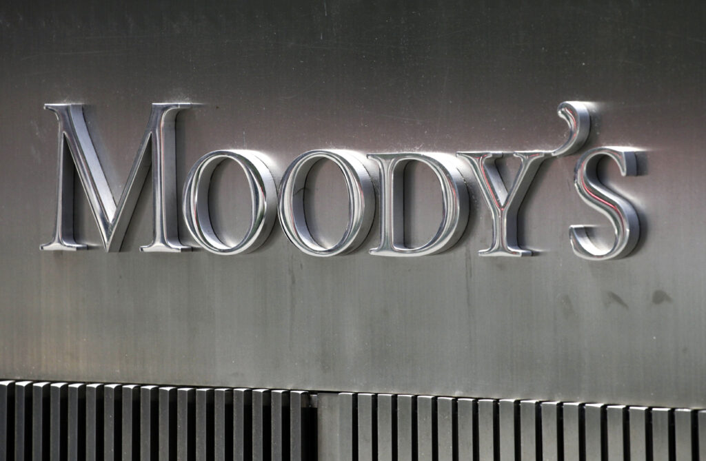 Moody’s: Βελτιούμενες οι οικονομικές προοπτικές της Ελλάδας