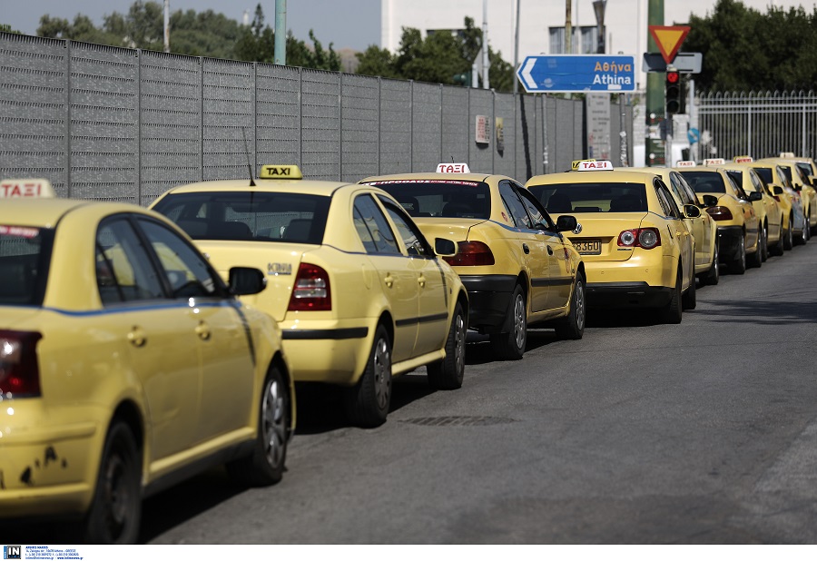 Στάση εργασίας την Τρίτη στα ταξί