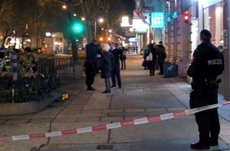 Βιέννη: Τέσσερις επιθέσεις με μαχαίρι σε μία νύχτα – Ανθρωποκυνηγητό στην πόλη