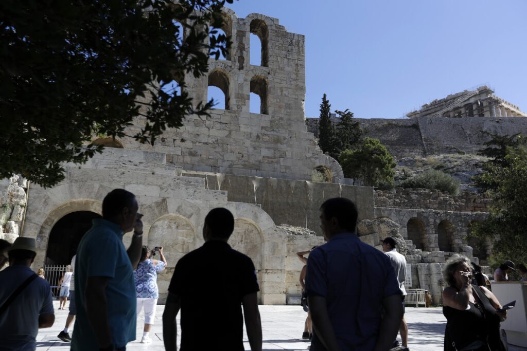 Εξαρθρώθηκε κύκλωμα αλλοδαπών που «ξάφριζε» τουρίστες σε Ακρόπολη & Φιλοπάππου