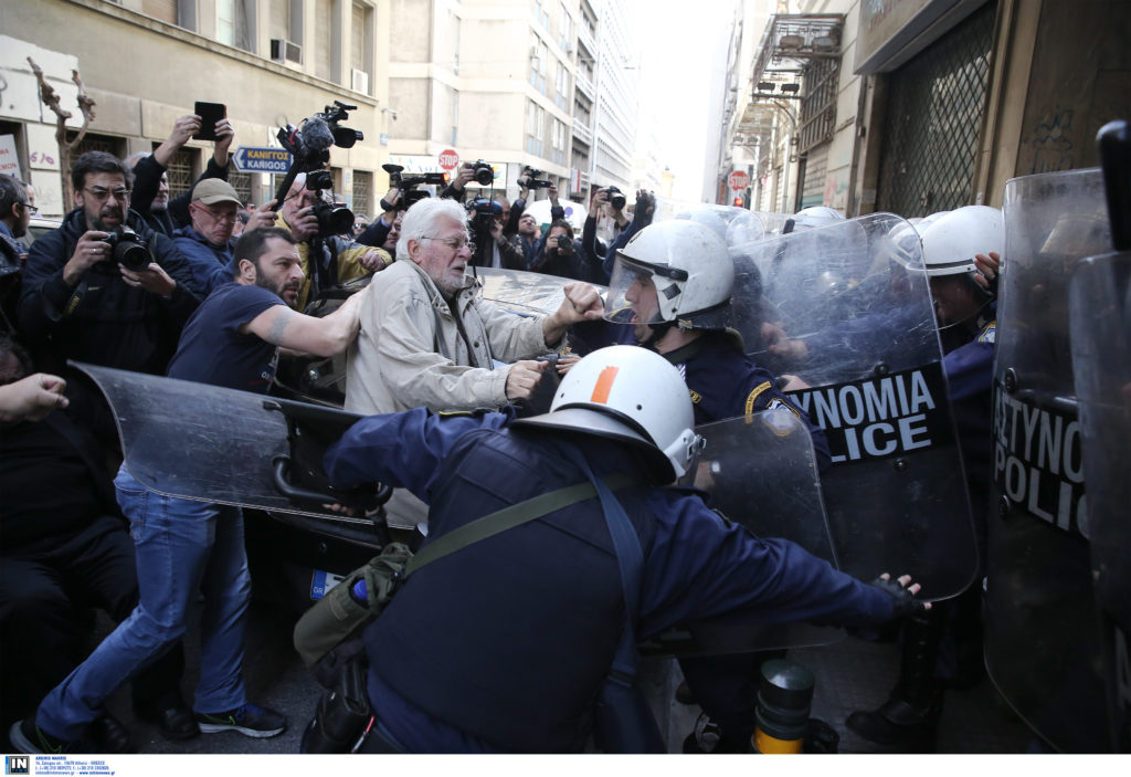 Θεσσαλονίκη: Μήνυση από αστυνομικούς κατά αγνώστων για τα επεισόδια σε πλειστηριασμούς