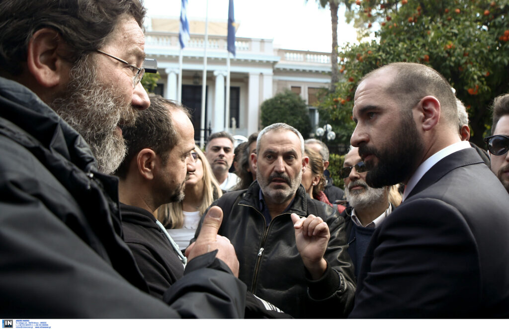 Τι είπε ο Τζανακόπουλος στους απλήρωτους του Mega στο Μέγαρο Μαξίμου – Συνάντηση τη Δευτέρα και με Αχτσιόγλου (Photos)
