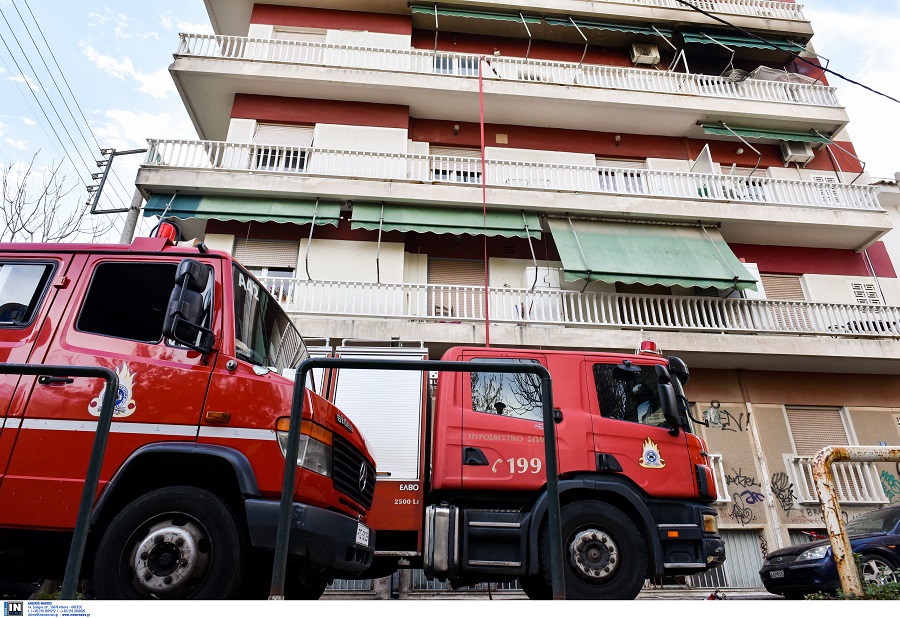 Ένας νεκρός σε πυρκαγιά διαμερίσματος στα Πατήσια