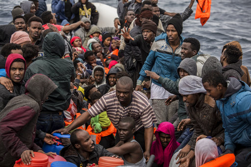 Λιβύη: Περισυλλογή εκατοντάδων μεταναστών στη θάλασσα